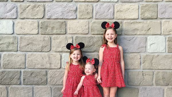 Kakak dan 2 Adiknya Ini Akur Banget, Senang Deh Melihatnya