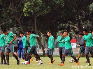 Latihan Timnas Hari Ini Tanpa Ilham Udin, Evan Dimas, dan Ezra Walian Latihan Timnas Hari Ini Tanpa Ilham Udin, Evan Dimas, dan Ezra Walian