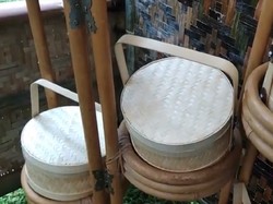 Sandi Promosikan Back To Besek untuk Kurangi Plastik