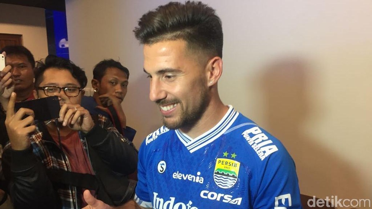 Persib Bandung mendatangkan striker asal Argentina Jonathan Bauman (Foto: Mochamad Solehudin/detikSport)