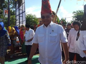 Gaya Menkominfo Resmikan Akses Internet di Sumbawa