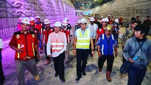 Foto: Saat Sandiaga Cek Progres Underpass Mampang-Kuningan