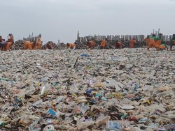Sandiaga Ungkap Asal Muasal Lautan Sampah di Teluk Jakarta