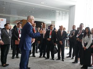 Turnbull Puji Jokowi di Hadapan Pelajar RI-Australia Turnbull Puji Jokowi di Hadapan Pelajar RI-Australia