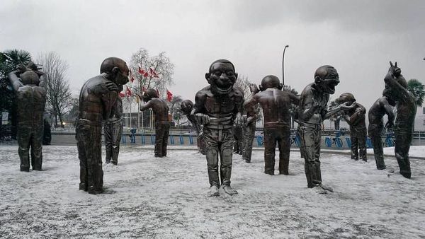 Foto: 6 Patung Paling Aneh di Dunia