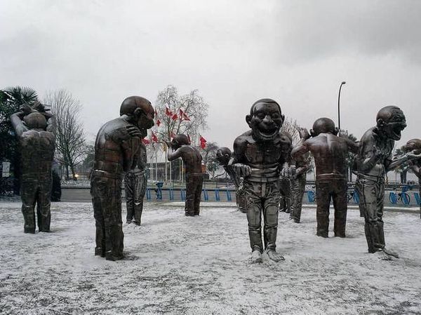 Foto: 6 Patung Paling Aneh di Dunia