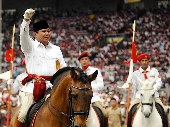 Kontroversi Prabowo Galang Dana Rp 10 T Kontroversi Prabowo Galang Dana Rp 10 T