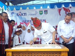 Menkominfo Resmikan Akses Internet di Titik Luar Sumbawa