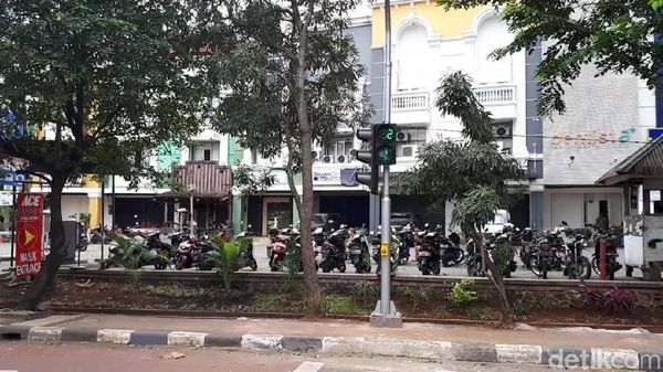 Foto: Ini Lho Lampu Lalu Lintas di Lebak Bulus yang Bisa Nyanyi