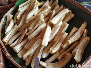 Pisang Goroho Digoreng Telanjang, Aduh Enaknya! Pisang Goroho Digoreng Telanjang, Aduh Enaknya!