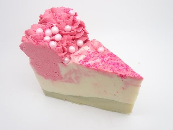 Keren! 10 Dessert yang Menggiurkan Ini Terbuat dari Sabun