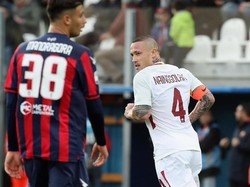 Roma Atasi Crotone 2-0