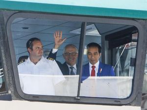 Potret Keakraban Jokowi dan Turnbull Naik Feri di Sydney