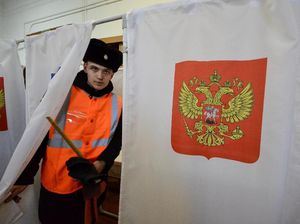 Penampakan Bilik Suara Pilpres Rusia yang Tertutup Tirai Penampakan Bilik Suara Pilpres Rusia yang Tertutup Tirai