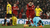 Tak cukup dengan tiga gol, Salah kembali mencatatkan namanya di papan skor pada menit ke-85. Gol ini memantapkan kemenangan Liverpool menjadi 5-0. Foto: Phil Noble/Reuters