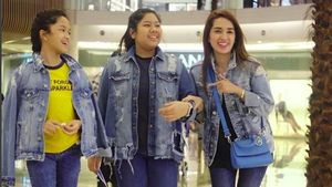 Lihat Kompaknya Ussy Sulistiawaty dan Anak yang Mulai ABG