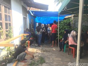 Korban Tertimpa Besi di Pasar Rumput Dimakamkan di TPU Menteng Pulo Korban Tertimpa Besi di Pasar Rumput Dimakamkan di TPU Menteng Pulo
