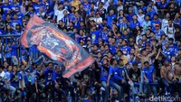 Keunggulan Persib 2 - 1 bertahan hingga akhir babak kedua.