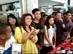 Saat Ketua DPR Rayakan Ultah Anak Kedua Bareng Hotman Paris