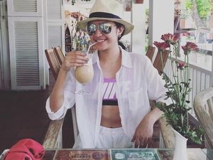 Begini 11 Keseruan Mikha Tambayong Saat Minum Kopi hingga Ngeteh Cantik