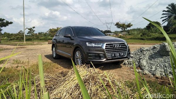 SUV Elegan yang Nyaman untuk Berbagai Medan