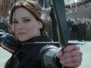 5 Jagoan Ini Buktikan Busur Panah Adalah Senjata Keren