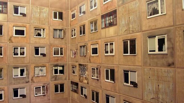 Dekor Unik Toilet Ini Bikin Betah Nongkrong