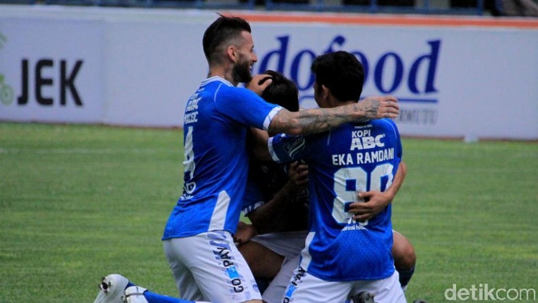 Catatan Pelatih untuk Persib Usai Kalahkan Arema FC Catatan Pelatih untuk Persib Usai Kalahkan Arema FC
