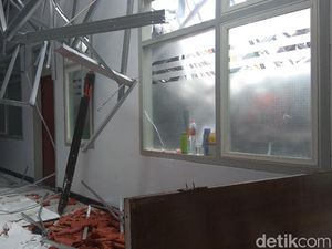 Ruangan RSAL Surabaya yang Ambruk Direnovasi 3 Bulan Lalu Ruangan RSAL Surabaya yang Ambruk Direnovasi 3 Bulan Lalu