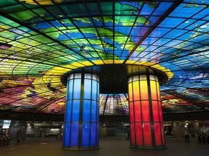 Nyeni Banget! Stasiun Kereta Bawah Tanah Ini Bikin Betah