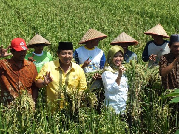 Arinal-Nunik Sapa Petani