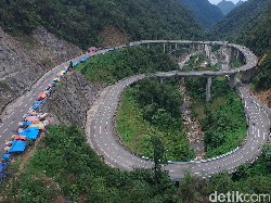 Cara Aman Taklukkan Jalanan Naik-Turun