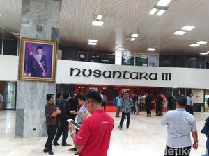 Api di Gedung DPR Bisa Dipadamkan dengan Alat Pemadam Ringan