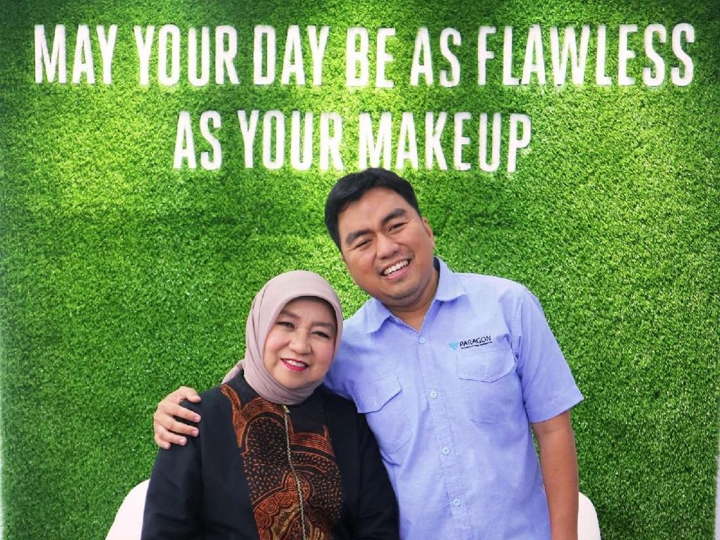 Kisah Sukses CEO Wardah, dari Bisnis Rumahan Jadi Perusahaan Multinasional Kisah Sukses CEO Wardah, dari Bisnis Rumahan Jadi Perusahaan Multinasional