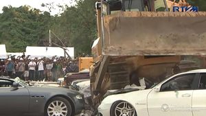 Duterte Remukkan Mobil Penyelundup