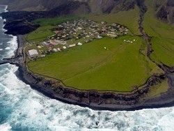 Kerja di Pulau Paling Terpencil Sedunia, Mau Coba?