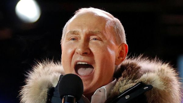 Foto: Riuh Kemenangan Vladimir Putin di Pilpres Rusia