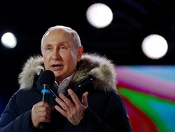 Vladimir Putin Ingin Kalahkan Elon Musk Mendarat di Mars