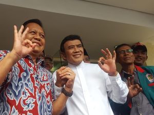 Sah! Rhoma Irama Dukung Pasangan Asyik di Pilgub Jabar Sah! Rhoma Irama Dukung Pasangan Asyik di Pilgub Jabar