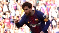 Lionel Messi (Barcelona) menjadi top skorer sementara La Liga 2017/2018 setelah mencetak 29 gol (dua di antaranya lewat sepakan 12 pas). (Foto: Albert Gea/Reuters)