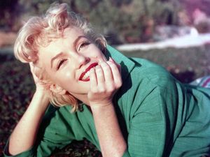 7 Rahasia Kecantikan Sang Bombshell Marilyn Monroe, Nomor 5 Paling Aneh