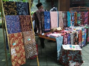 Beragam Motif Batik Blitar Ini Tembus Mancanegara Beragam Motif Batik Blitar Ini Tembus Mancanegara