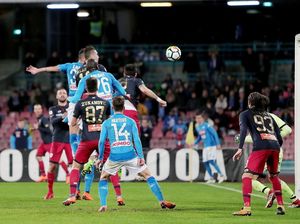 Gol Tunggal Raul Albiol Pastikan Napoli Tempel Juventus