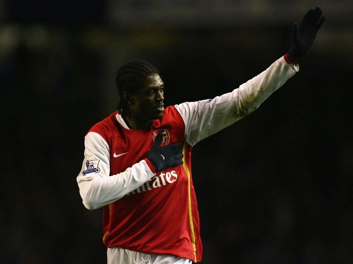 LIVERPOOL, UNITED KINGDOM - DECEMBER 29:   Emmanuel Adebayor of Arsenal salutes the fans at the end of the Barclays Premier League match between Everton and Arsenal at Goodison Park on December 29, 2007 in Liverpool, England.  (Photo by Alex Livesey/Getty Images)