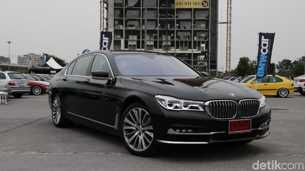 BMW Seri 7 Hybrid, Galak tapi Nyaman