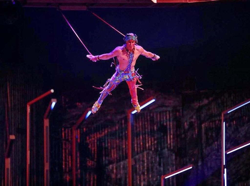 Detik-detik Bintang Sirkus Cirque du Soleil Jatuh