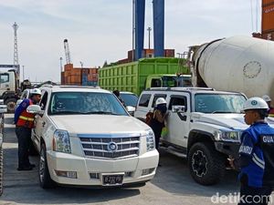 Ongkir Mobil Mewah-Moge Bupati HST ke Jakarta Rp 24 Juta Ongkir Mobil Mewah-Moge Bupati HST ke Jakarta Rp 24 Juta