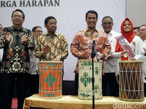 Mensos Minta Pendamping PKH Lawan Hoax Mensos Minta Pendamping PKH Lawan Hoax