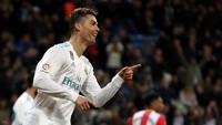 Belum puas, Ronaldo memantakan kemenangan 6-3 Real Madrid sekaligus membuat gol keempatnya di pengujung waktu normal. (Sergio Perez/REUTERS)