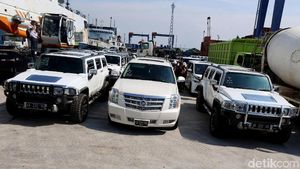 Mobil Mewah Disita KPK dari Bupati HST: Serba Putih dan Nopol 232